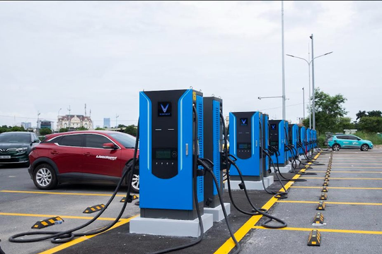 V-Green khai trương trạm sạc siêu nhanh lớn nhất Hà Nội: 42 trụ sạc, 84 xe có thể sạc cùng lúc
