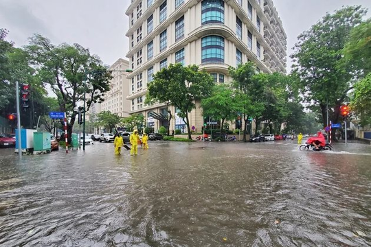 Sáng 28/6: Hà Nội và nhiều nơi mưa to, nguy cơ ngập sâu một số tuyến phố