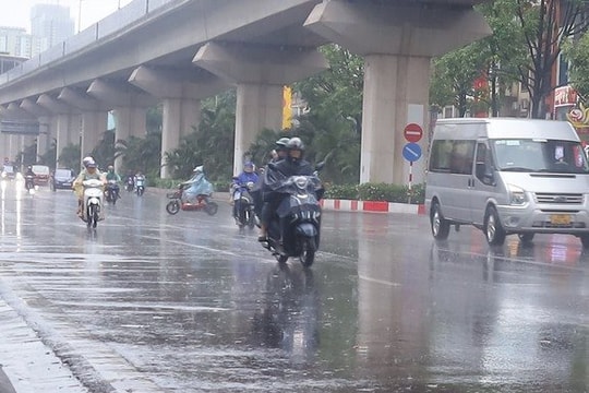 Dải hội tụ nhiệt đới mạnh lên, cảnh báo mưa lớn và thời tiết nguy hiểm trên diện rộng