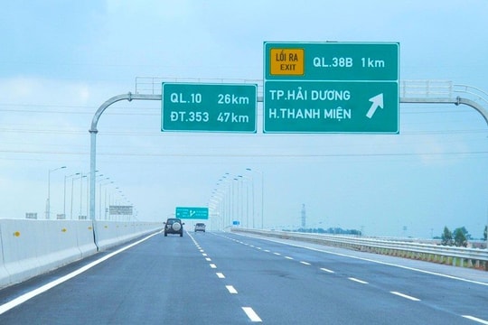 Thay biển chỉ dẫn địa giới hành chính giữa các tỉnh thành trước ngày 15/7 Việc điều chỉn
