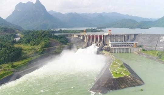 Đóng cửa xả đáy hồ thủy điện Tuyên Quang, đảm bảo an toàn vùng hạ du