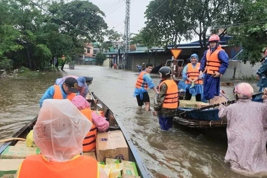 Huế kích hoạt kế hoạch dự trữ hàng hóa ứng phó mùa mưa bão 2025