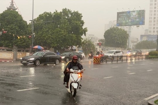 Mưa dông trở lại TP.HCM, kéo dài từ 11 đến 14/7