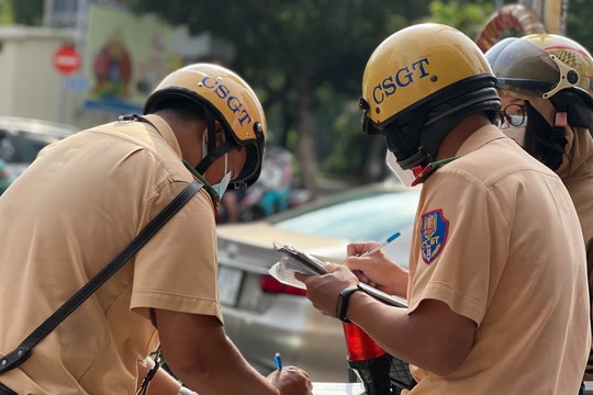 Con lái xe tham gia giao thông khi chưa đủ tuổi, cha mẹ bị phạt đến 10 triệu đồng