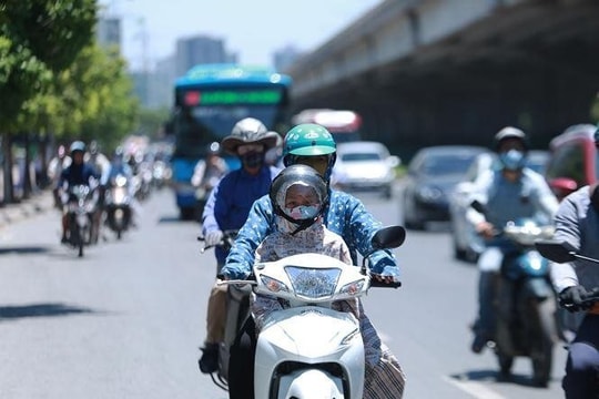 Miền Bắc và Trung Bộ bước vào đợt nắng nóng đỉnh điểm, có nơi vượt ngưỡng 38 độ C