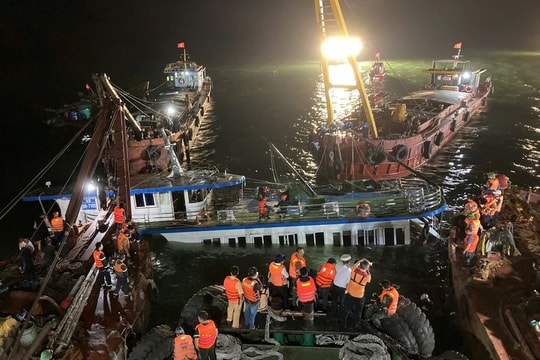 Thông tin về vụ lật tàu ở Hạ Long: Tìm thấy 37 thi thể, 5 người mất tích