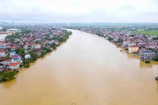 Mưa lớn kéo dài ở Bắc Bộ và Bắc Trung Bộ, cảnh báo nguy cơ lũ lụt diện rộng