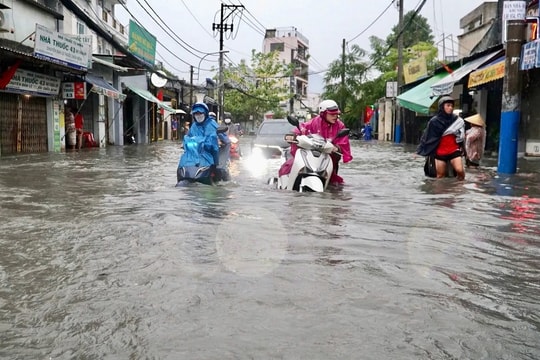 Hà Nội chỉ đạo toàn thành phố tập trung ứng phó bão số 3