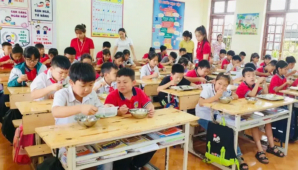 Hai mức hỗ trợ bữa ăn bán trú cho học sinh tiểu học tại Hà Nội