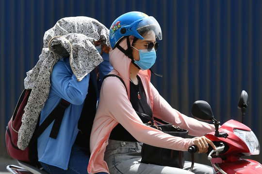 Hà Nội nắng nóng cực độ trong 3 ngày tới, nhiệt độ có thể chạm ngưỡng 37°C