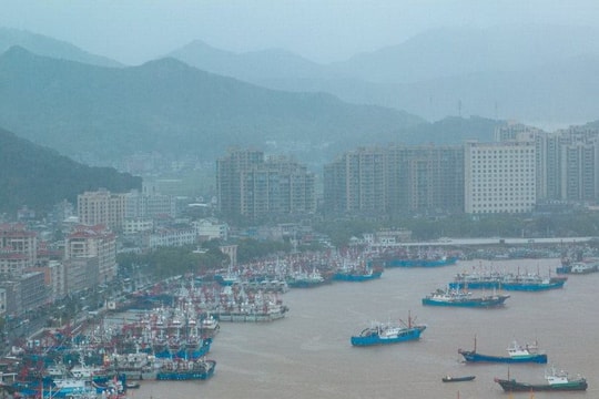 Bão Co-may quét qua Chiết Giang, Trung Quốc siết ứng phó khẩn cấp
