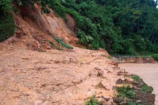 Thời tiết 2/8: Miền Bắc nắng nóng, vùng núi cảnh báo lũ quét và sạt lở
