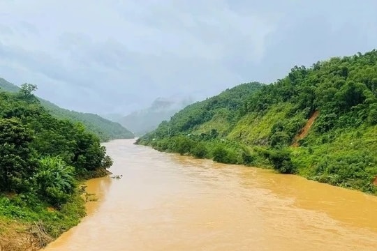 Thanh Hóa chủ động ứng phó lũ lớn trên sông Mã, bảo vệ an toàn đê điều
