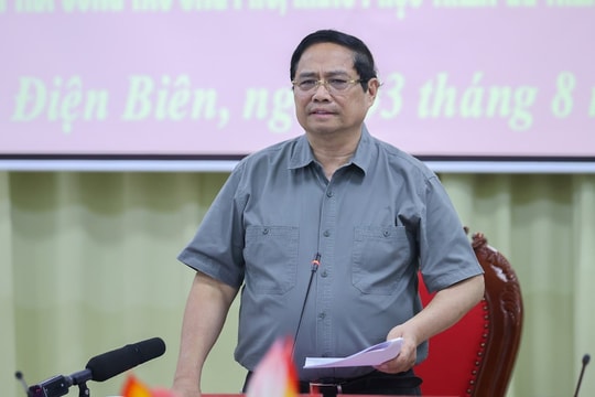 Thủ tướng Phạm Minh Chính: Làm mọi cách nhanh nhất có thể ổn định đời sống người dân vùng lũ