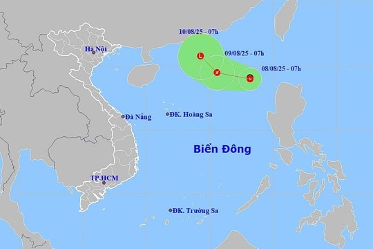 Áp thấp nhiệt đới đang ở phía Đông Bắc Biển Đông, cảnh báo mưa lớn và gió mạnh