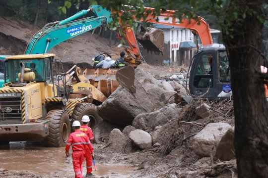 Chủ tịch Trung Quốc Tập Cận Bình ra chỉ thị quan trọng về mưa lũ ở Cam Túc