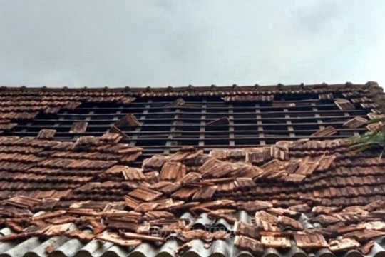 Quảng Trị: Hỗ trợ người dân khắc phục thiệt hại do lốc xoáy gây ra