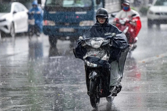 Dự báo thời tiết Hà Nội ngày 20/8/2025: Gió nhẹ, mưa rào và dông nhiều nơi