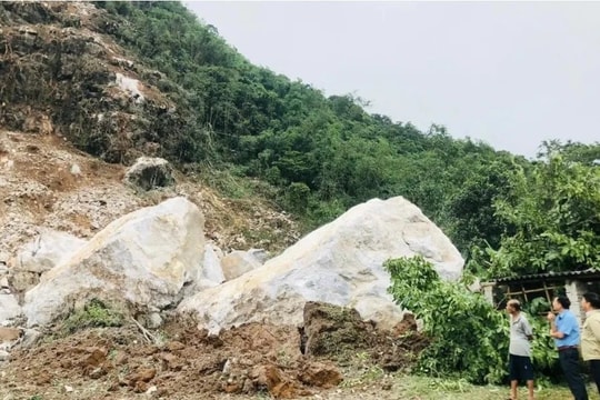 Lạng Sơn: Mưa lớn gây sạt lở, 4 hộ dân phải di dời khẩn cấp