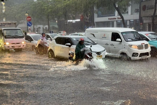 Ứng phó bão số 5, Hà Nội khẩn trương triển khai biện pháp giảm thiểu nguy cơ ngập úng
