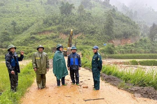 Lào Cai: Mưa lũ gây sạt lở, chia cắt nhiều tuyến giao thông