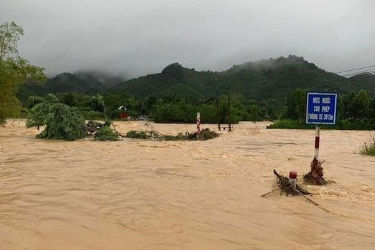 Mực nước sông Thao trên 26,04m, Phú Thọ phát lệnh báo động 3