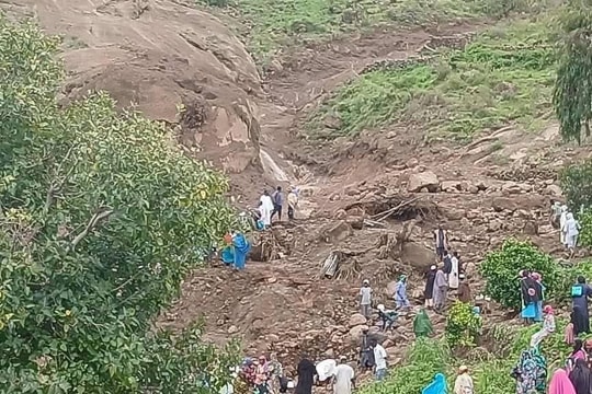 Lở đất ở Sudan khiến hơn 1000 người thiệt mạng, duy nhất 1 người sống sót