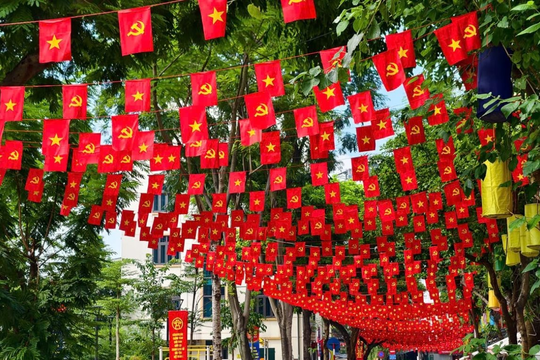 Quốc khánh 2/9: Thủ đô Hà Nội ban ngày hửng nắng, có lúc mưa rào
