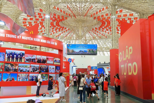 Triển lãm Thành tựu đất nước kéo dài thời gian mở cửa đến 15/9