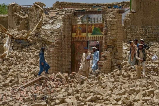 Động đất kép ở Afghanistan: Hơn 1.400 người thiệt mạng, hàng nghìn ngôi nhà bị san phẳng