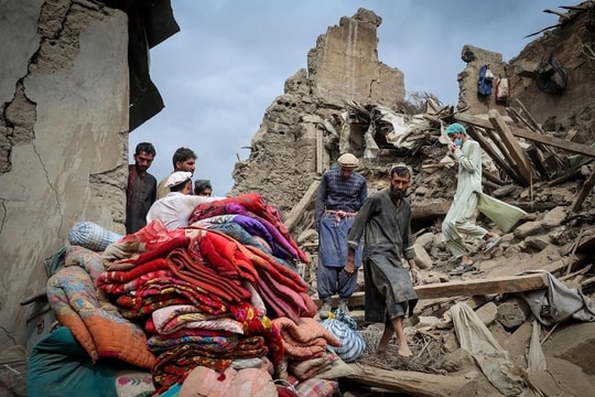 Quốc tế tăng tốc cứu trợ nạn nhân động đất tại Afghanistan