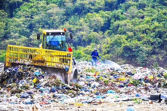 Khánh Hòa đối mặt áp lực rác thải nhựa, siết quản lý và thúc đẩy kinh tế tuần hoàn
