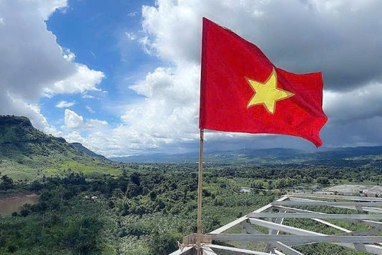 T&T Group hoàn thành đường dây truyền tải điện gió Savan 1 về Việt Nam trước thềm Đại lễ A80