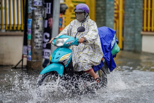 TPHCM sắp đón nhiều ngày mưa lớn, nguy cơ ngập diện rộng
