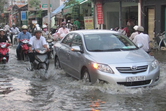 Đô thị lớn vật lộn với “bài toán ngập lụt”