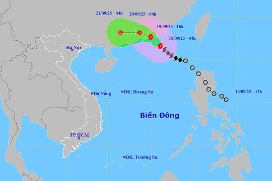 Bão số 8 áp sát Quảng Đông, Biển Đông sóng lớn