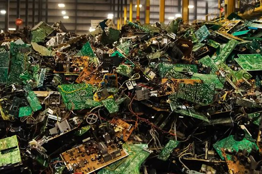 Rác thải điện tử: Thách thức môi trường và nhân quyền toàn cầu