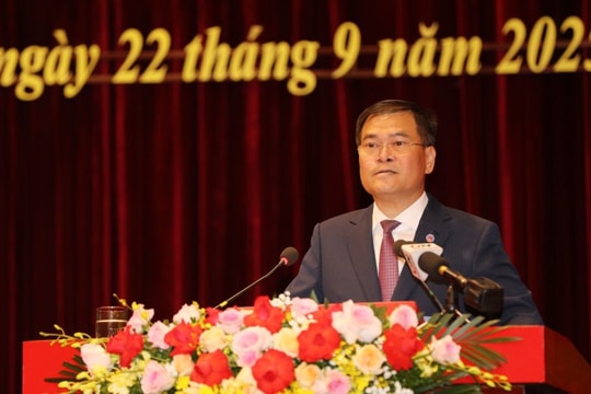 Ông Bùi Văn Khắng giữ chức Chủ tịch UBND tỉnh Quảng Ninh