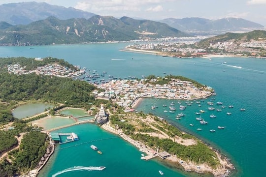 Từ ngày 25/9, thu phí tham quan vịnh Nha Trang