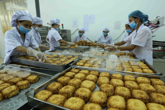 Thị trường bánh trung thu cổ truyền Hà Nội 2025: Sôi động, đa dạng và an toàn