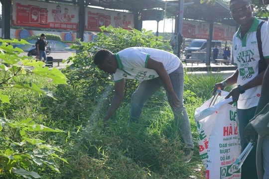 Hà Nội hưởng ứng chiến dịch “Làm cho thế giới sạch hơn”