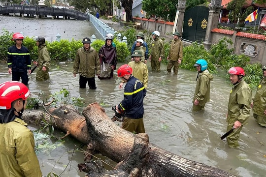 Mưa lũ sau bão số 10 gây thiệt hại nặng nề tại Thanh Hóa