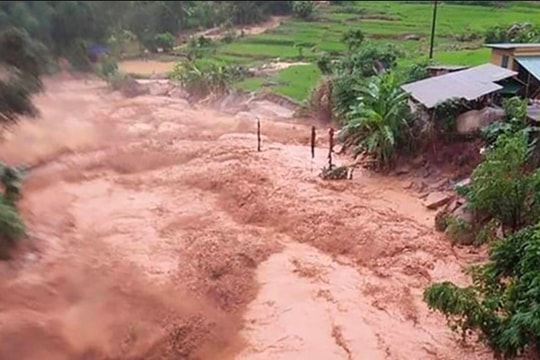 Tuyên Quang: Mực nước sông Lô, sông Gâm dâng cao ảnh hưởng đến người dân