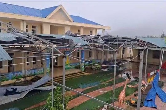 Hơn 1.000 trường học hư hỏng, thiệt hại ước hơn 700 tỉ đồng do bão số 10