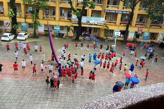 Hà Nội yêu cầu ngành giáo dục chủ động phương án bảo đảm an toàn học sinh mùa mưa bão