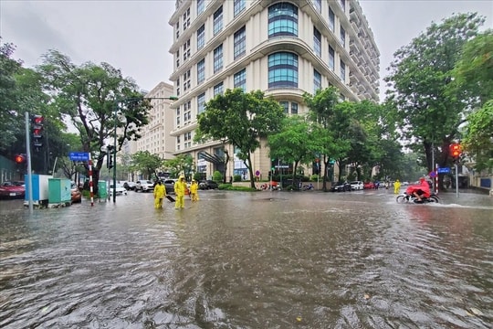 Hà Nội đề xuất xây bể ngầm và trạm bơm để giảm ngập nội đô