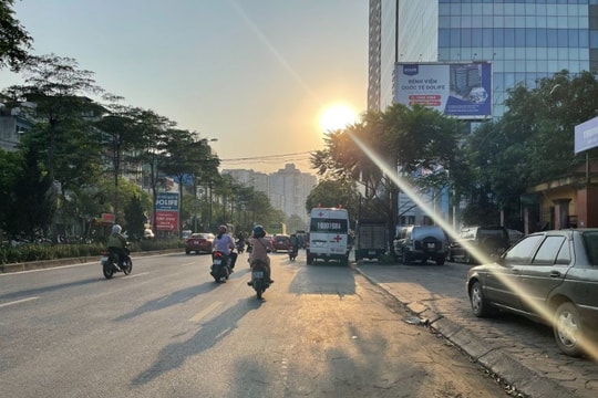 Dự báo thời tiết Hà Nội ngày 04/10/2025: Ngày nắng ráo, đêm không mưa