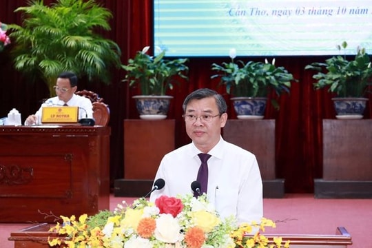 Ông Trương Cảnh Tuyên giữ chức Chủ tịch UBND TP Cần Thơ
