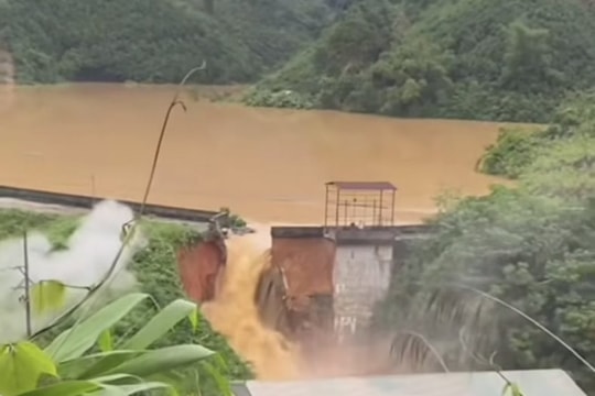 Lạng Sơn: Vỡ đập thủy điện Bắc Khê 1, lực lượng chức năng khẩn trương di dời người dân