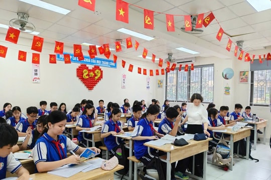 Hôm nay, 100% học sinh Hà Nội đã trở lại trường học trực tiếp